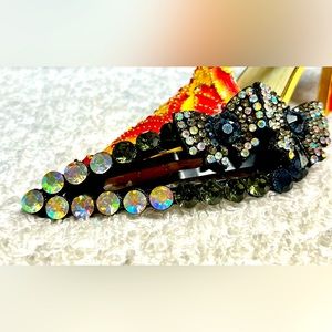 Black rhinestones and iridescent snap Barrett NEW